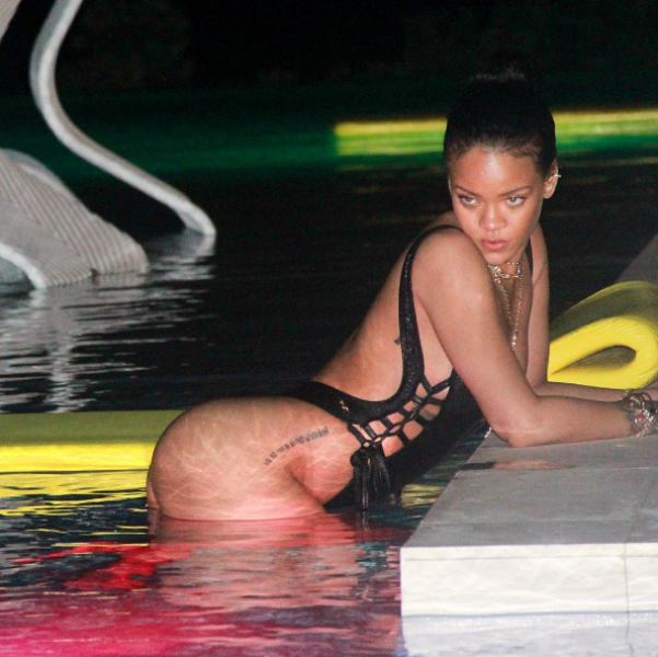 "Κόλαση" η Rihanna με μαγιό! (Video + Photos) - Media Gallery 9
