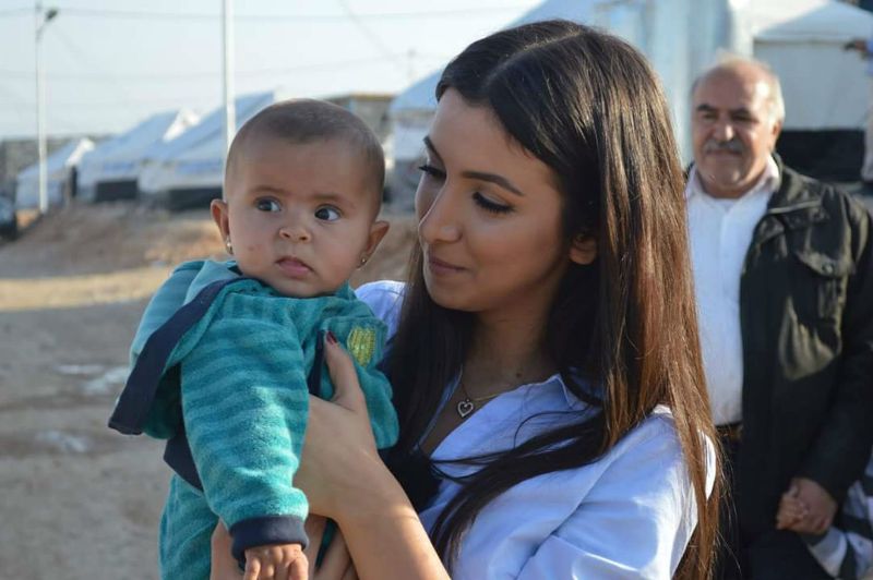 Ακροδεξιά επίθεση σε βάρος ακτιβίστριας για τους πρόσφυγες- "Αρνούμαι να γίνω θύμα" λέει η Τaffan - Media