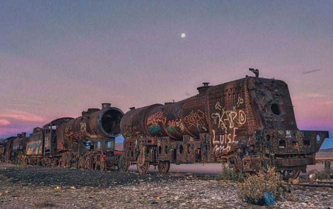 Εκεί που πεθαίνουν τα τρένα - Μοναδικές εικόνες από νεκροταφείο τρένων στη Βολιβία - Media