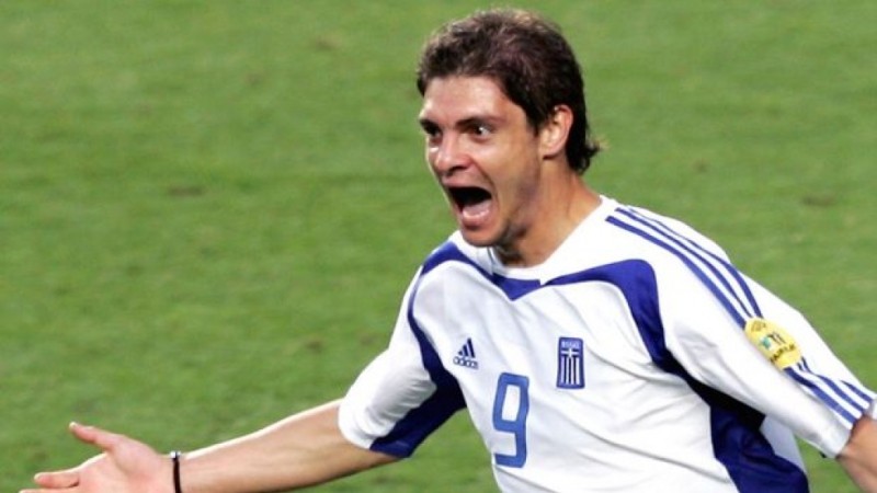 Ο Άγγελος Χαριστέας ποζάρει με τις γυναίκες της ζωής του (Photo) - Media