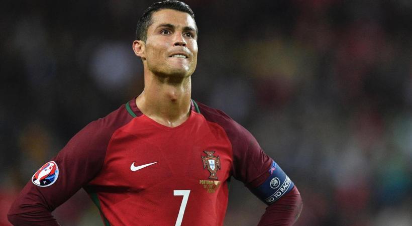 Το δέος στα μάτια του πιτσιρικά όταν είδε από κοντά τον Κριστιάνο Ρονάλντο στο Euro (Photo) - Media