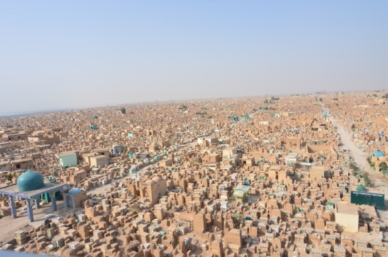 Αυτό είναι το μεγαλύτερο νεκροταφείο του κόσμου στο Ιράκ (Video)  - Media