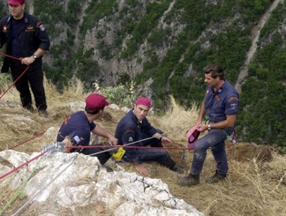 Απίστευτο! Κάλεσε την Πυροσβεστική λέγοντάς τους πως έφυγε ο... πάτος του παπουτσιού του – Μετά τους είπε τον πραγματικό λόγο... - Media