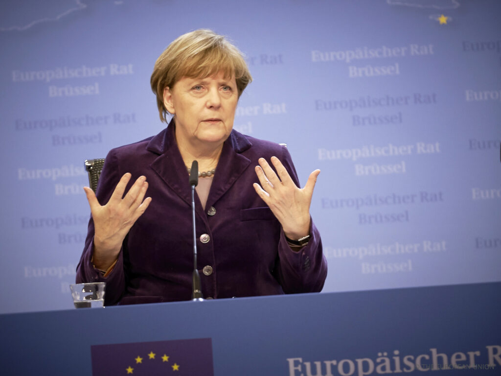 Μέρκελ: Δεν έφεραν οι πρόσφυγες την τρομοκρατία στη Γερμανία - Media