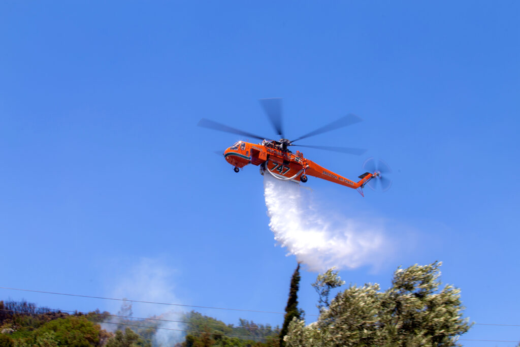 Υπό μερικό έλεγχο η φωτιά στη Ουρανούπολη - Media