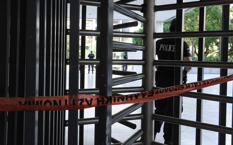 Οι συνήγοροι στη δίκη της Χρυσής Αυγής ζητούν να κλητευθεί ο Δένδιας - Media