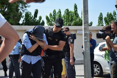 «Προδότες, θα πεθάνετε» - Βρισιές και φτυσιές στην δίκη των 8 Τούρκων αξιωματικών - Media