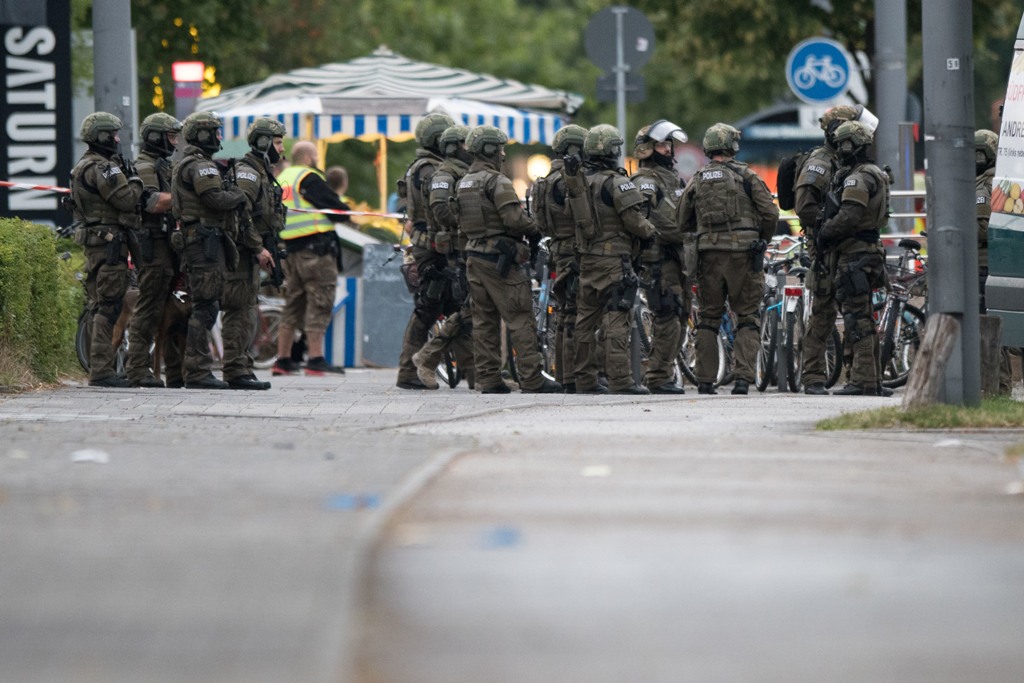 Δέκα νεκροί και 21 τραυματίες ο απολογισμός της επίθεσης στο Μόναχο - Media