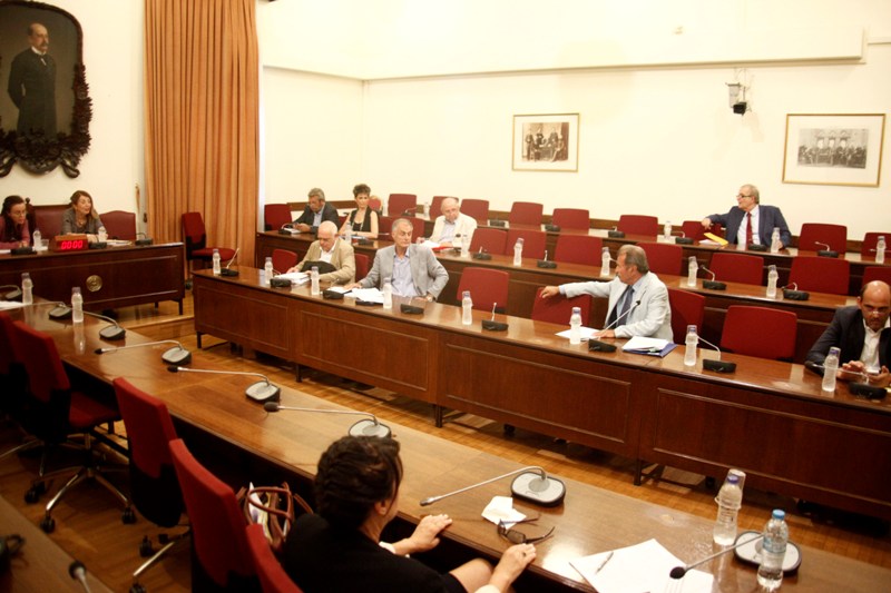 Η Τσατάνη, η Τασία, ο Βενιζέλος και ο… «σκύλος που μιλάει ξένες γλώσσες»! - Media