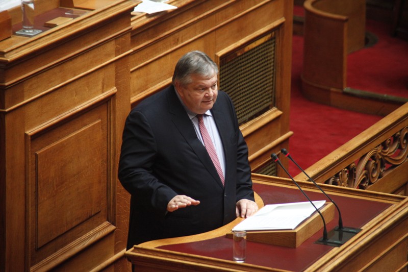 Βενιζέλος: Ultra μνημονιακή η κυβέρνηση - Ο Τσίπρας ακολούθησε την αισθητική της Ζωής Κωνσταντοπούλου - Media