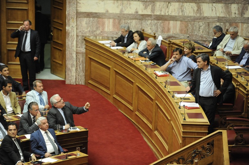 «Αρένα» η Βουλή - «Κοκορομαχίες» Τσακαλώτου με βουλευτές της ΝΔ επειδή ειρωνεύτηκε τον Μητσοτάκη - Απίστευτοι διάλογοι (Video) - Media