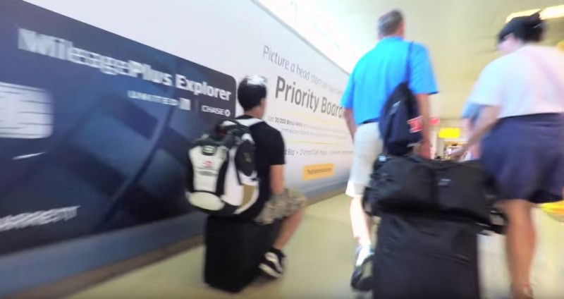 Η βαλίτσα που γίνεται… σκούτερ! (Photos-Video) - Media
