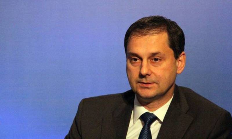 H συνέντευξη Τύπου του υπουργού Τουρισμού από τη Σαντορίνη (Live) - Media