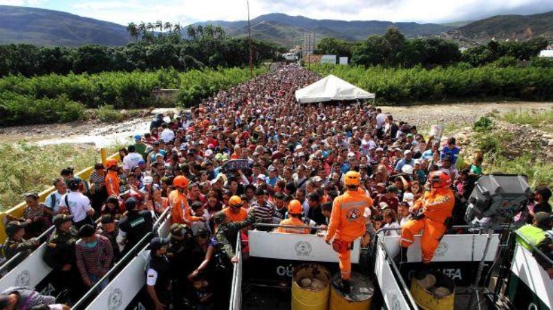 Περισσότεροι από 120.000 Βενεζουελάνοι πέρασαν τα σύνορα προς την Κολομβία σε αναζήτηση τροφής  - Media