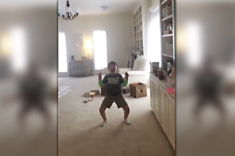 Το συγκινητικό βίντεο της αντίδρασης του 7χρονου Μπεν όταν ακούει ότι νίκησε τον καρκίνο  - Media