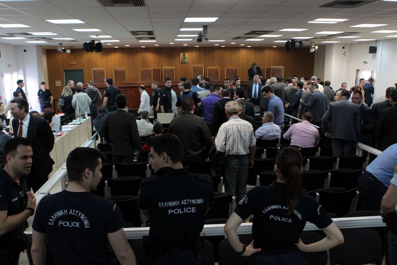 Ξεκινά και πάλι η δίκη της Χρυσής Αυγής μετά τις... θερινές διακοπές - Media