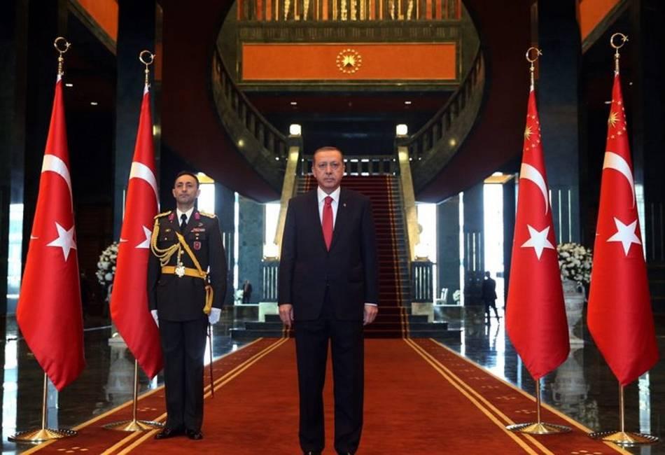 DW: Το πραξικόπημα απέτυχε αλλά η Τουρκία εξελίσσεται σε δικτατορία - Media