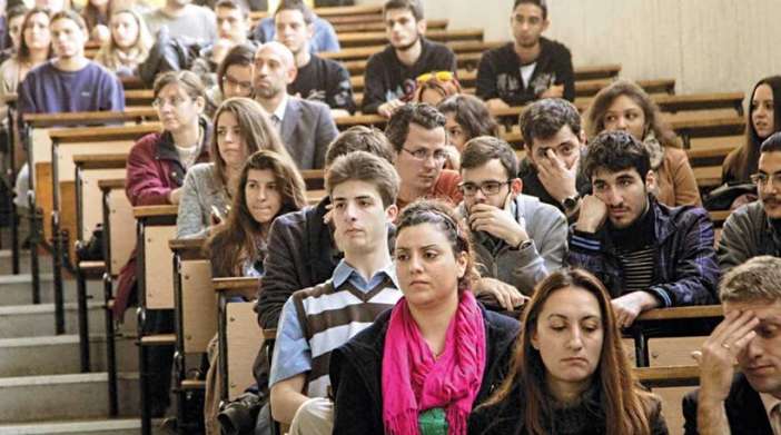 Τι αλλάζει στις υποτροφίες σε προπτυχιακούς φοιτητές - Media