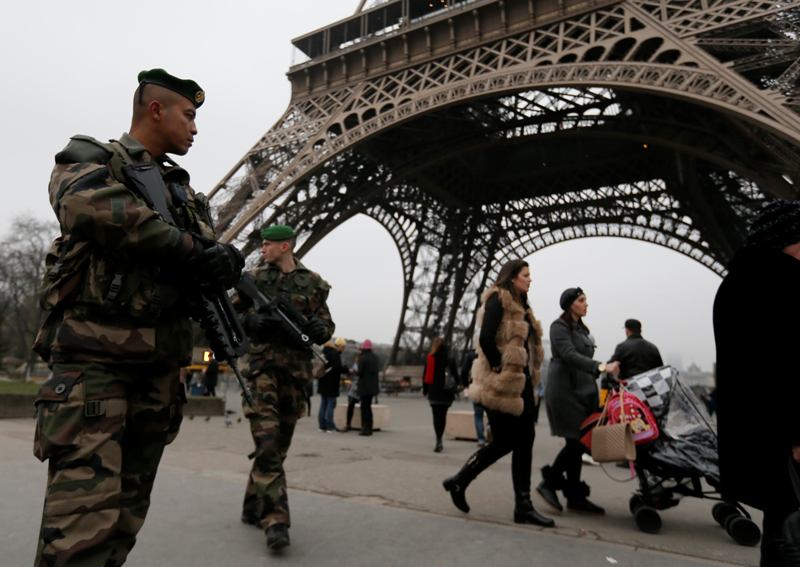 Σε κατάσταση εκτάκτου ανάγκης η Γαλλία για άλλους έξι μήνες - Media