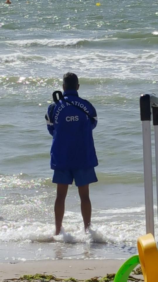 «Baywatch cops»: Γάλλοι ένοπλοι αστυνομικοί θα φρουρούν τις παραλίες (Photo) - Media