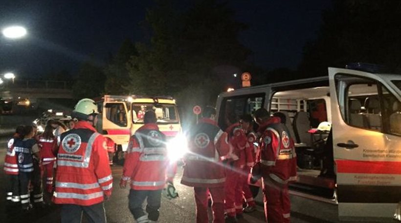 Από 17χρονο η επίθεση με τσεκούρι σε επιβάτες τρένου στην Γερμανία (Photos) - Media