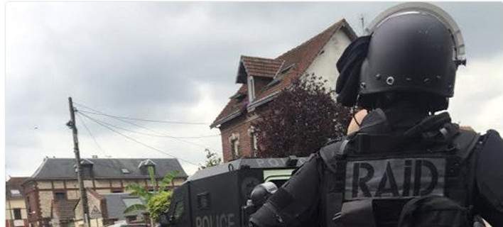 Δραματικές οι μαρτυρίες των μοναχών: Ανάγκασαν τον ιερέα να γονατίσει πριν τον εκτελέσουν - Βιντεοσκόπησαν τη δολοφονία - Media