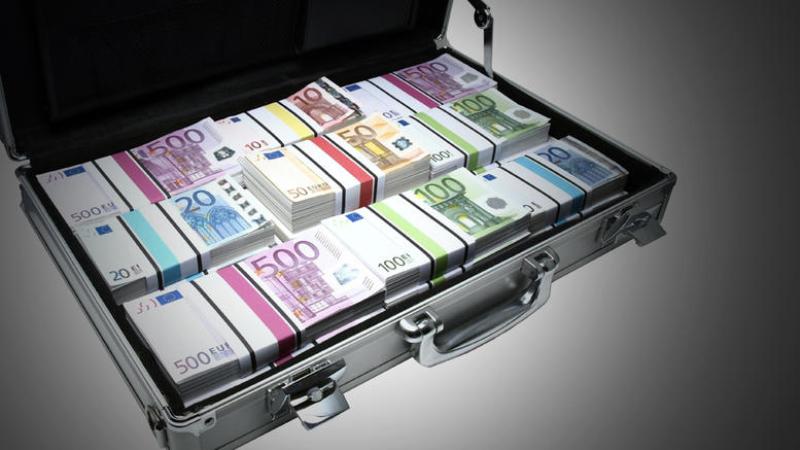 Έρχεται χαράτσι για τα αδήλωτα κεφάλαια - «Σας ξέρουμε, αποκαλυφθείτε»! - Media