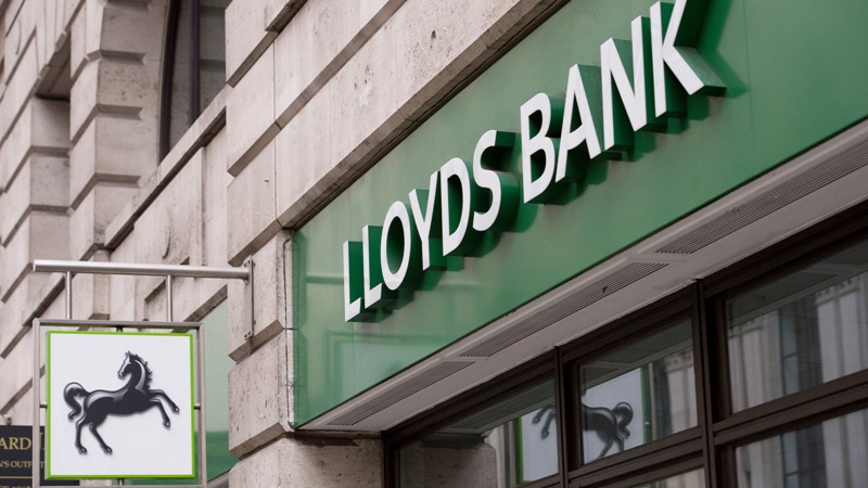Η τράπεζα Lloyds «κόβει» 3.000 θέσεις εργασίας, λόγω Brexit - Media