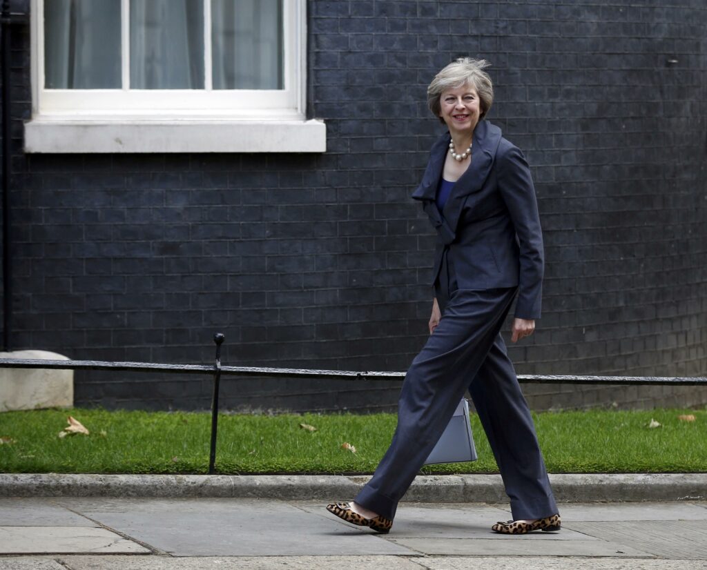 Η… λεοπάρ Τερέζα Μέι - Τελευταία της εμφάνιση ως υπουργός (Photos) - Media