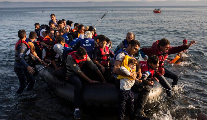 Άλλες δυο βάρκες με 52 πρόσφυγες περισυλλέχθηκαν το πρωί ανοικτά της Λέσβου - Media