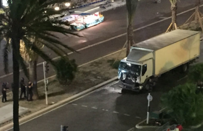 Νίκαια: Ο άνθρωπος που πήδηξε στο μοιραίο φορτηγό για να το σταματήσει περιγράφει τι έζησε - Media