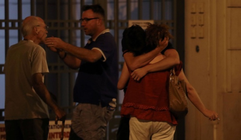 Έχασαν το μωρό τους την ώρα της επίθεσης στη Νίκαια - Το βρήκαν λίγες ώρες μετά μέσω Facebook - Media