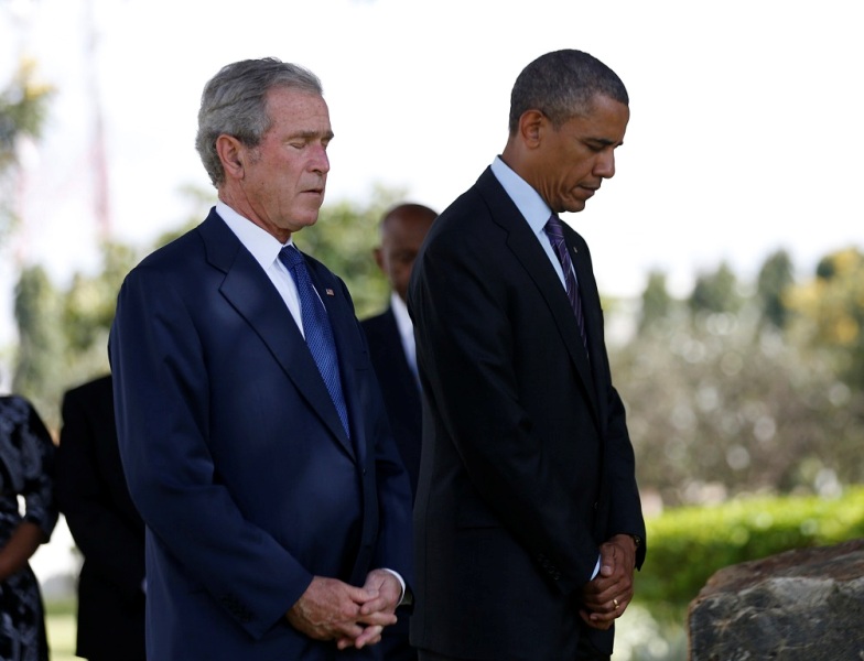 Όμπαμα-Μπους στο Ντάλας, για την επιμνημόσυνη δέηση των νεκρών αστυνομικών - Media
