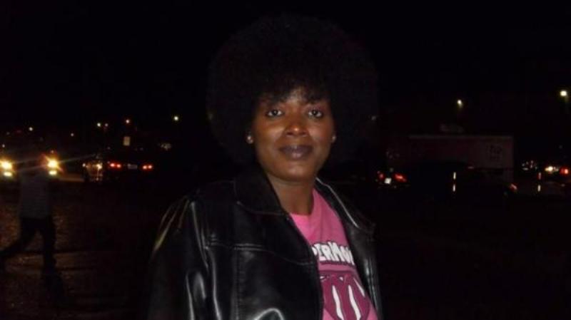 Η μόνη πολίτης που τραυματίστηκε στο Ντάλας - Μπήκε ασπίδα προστασίας για τα παιδιά της - Media