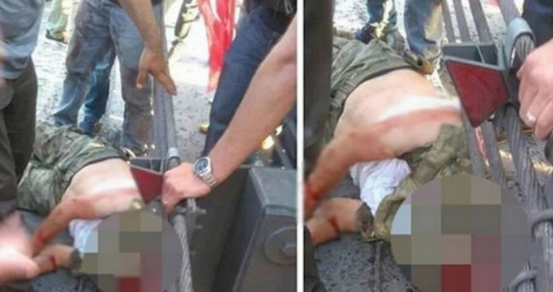 Φρίκη: Εξαγριωμένο πλήθος έκοψε το λαιμό στρατιώτη που παραδόθηκε (Σκληρές Εικόνες) - Media