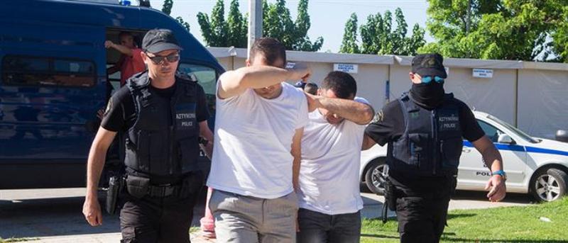 Αναβολή 48 ωρών από το αυτόφωρο για τους 8 Τούρκους στρατιωτικούς- «Εμπλοκή» με την παρουσία Τούρκου δικηγόρου - Media