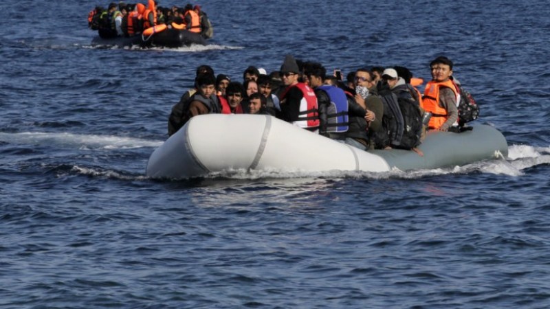 Ισπανία: 44 μετανάστες διασώθηκαν στη θάλασσα - Media