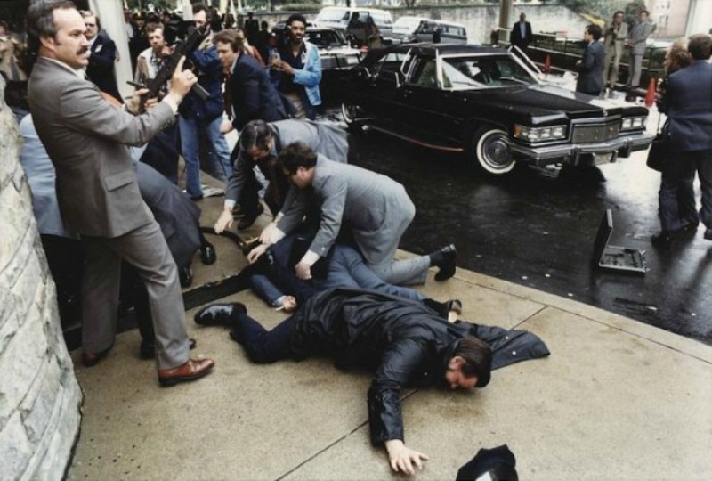 Απελευθερώνεται ο άνθρωπος που επιχείρησε να σκοτώσει το Ρόναλντ Ρίγκαν (Photo-video) - Media