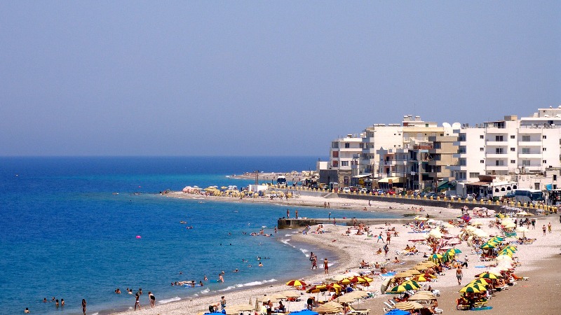 Όπου φύγει-φύγει: Στη Ρόδο Δανοί τουρίστες που αρνήθηκαν να μείνουν στην Τουρκία - Media