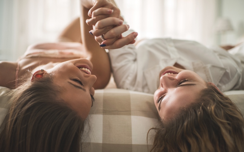 Μεγαλύτερη «άνεση» στον πειραματισμό στο σεξ δείχνουν οι γυναίκες- Έρευνα - Media