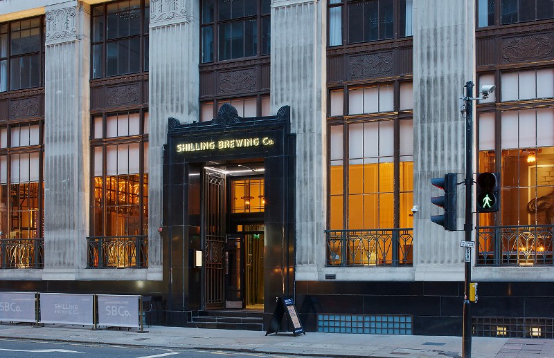 Μια τράπεζα έγινε μπαρ-μπυραρία στη Γλασκόβη - Media