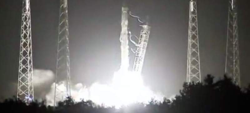 H εντυπωσιακή εκτόξευση του Space X Dragon που μεταφέρει φορτίο ανεφοδιασμού στον Διεθνή Διαστημικό Σταθμό (Video)  - Media