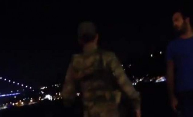 Τούρκος στρατιώτης σε πολίτη: Είναι πραξικόπημα, πηγαίνετε σπίτι (Video) - Media