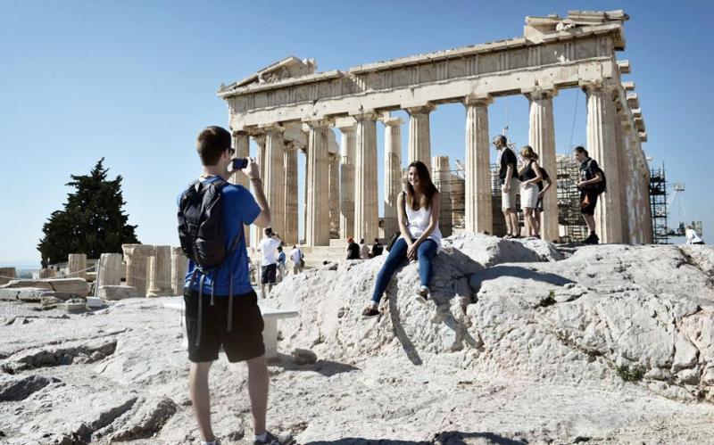 ΤτΕ: Σκαμπανεβάσματα στον τουρισμό - Media