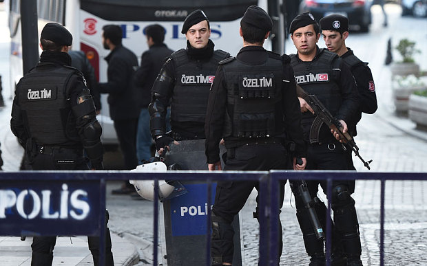 Συλλήψεις στρατιωτικών ακουλούθων τουρκικών πρεσβειών - Δημοσιεύματα για σύλληψη και του ακόλουθου της πρεσβείας στην Ελλάδα - Media