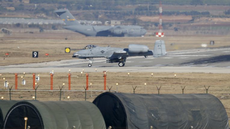 Ο τουρκικός στρατός ψάχνει 42 ελικόπτερα - Ανησυχία για τα πυρηνικά στο Ιντσιρλίκ - Media