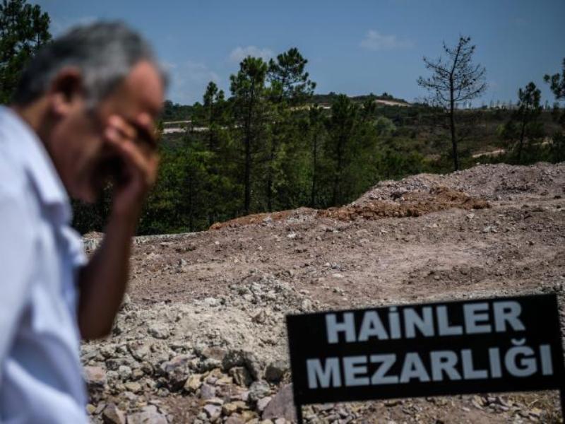 Σε «Νεκροταφεία Προδοτών» θάβουν τους νεκρούς του πραξικοπήματος στην Τουρκία - Media