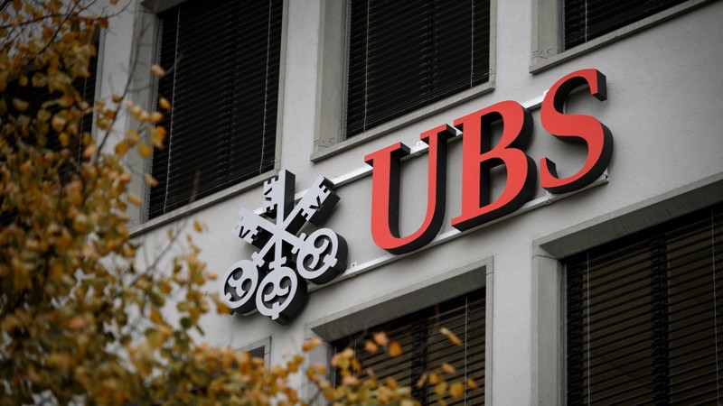 Σφίγγει η δαγκάνα γύρω από φοροφυγάδες πολλών εκατομμυρίων ευρώ- Έφοδος στο σπίτι του πρώην επικεφαλής της UBS στην Ελλάδα - Media