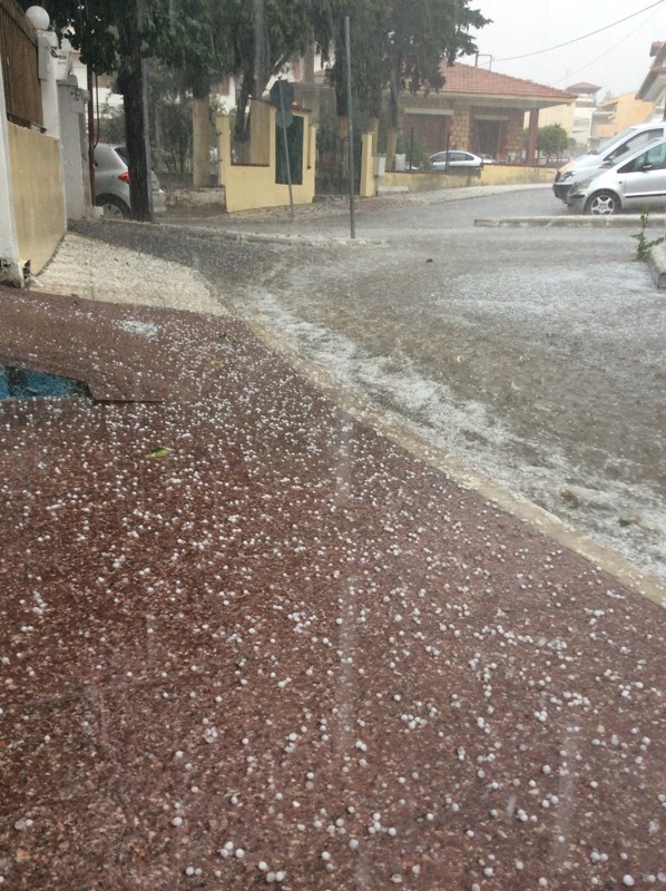 Άσπρισε το Ωραιόκαστρο από το χαλάζι (Photos - Video)  - Media