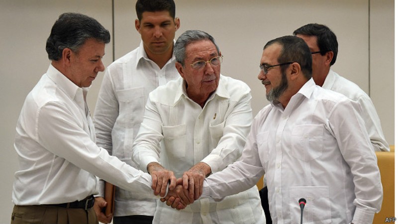 Ιστορική μέρα για την Κολομβία: Ειρηνευτική συμφωνία μεταξύ της κυβέρνησης και των ανταρτών FARC - Media
